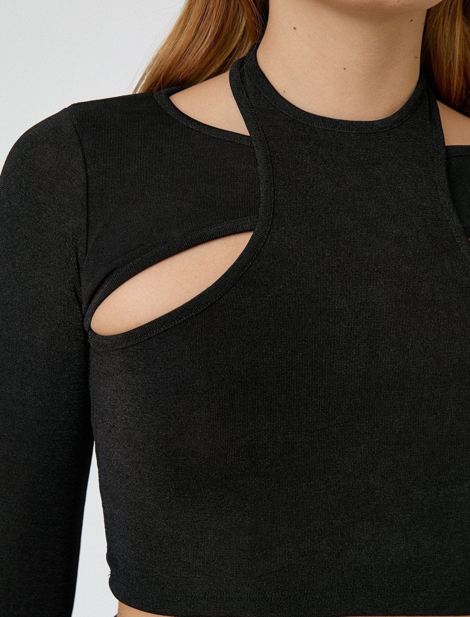Chest Cut Out Crop Top in Black