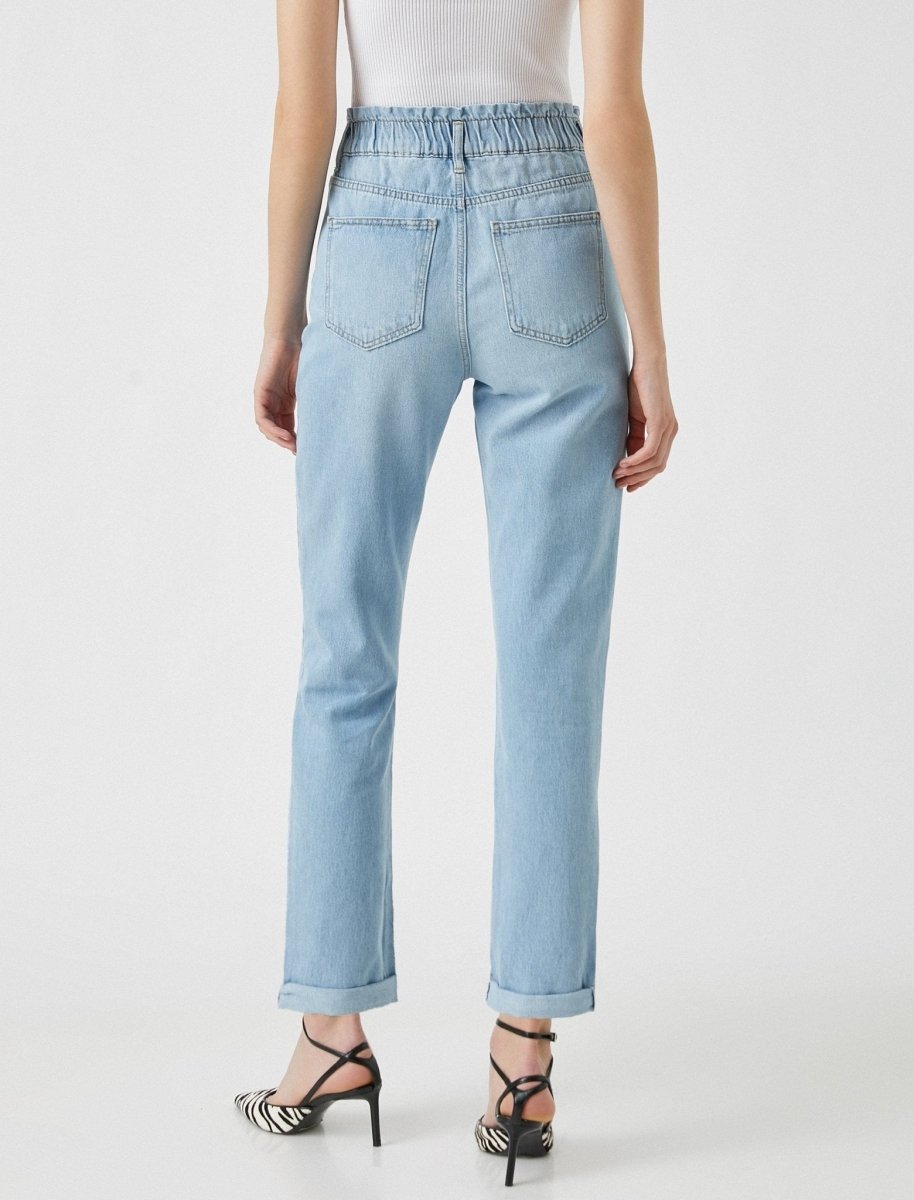Elastic High Rise Mom Jeans in Light Wash